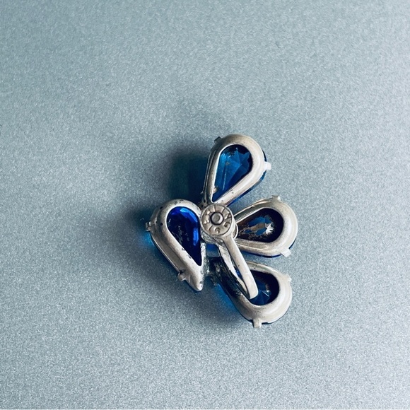 Vintage Blue Rhinestone Crystal Cluster Sterling Silver Clip On Screw Ea… - Picture 5 of 7